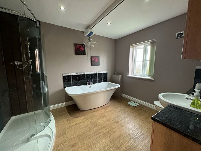 5 Bedroom Detached House For Sale In Barbers Drove North, Crowland, Peterborough, PE6