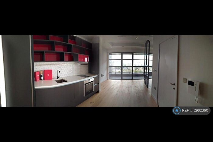 1 Bedroom Flat To Rent In Bridgewater House, London, E14