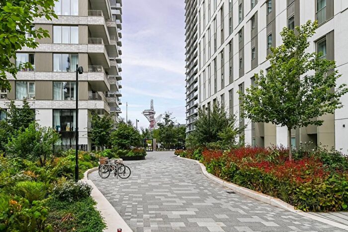 2 Bedroom Flat To Rent In Cherry Park Lane, Stratford, London, E20