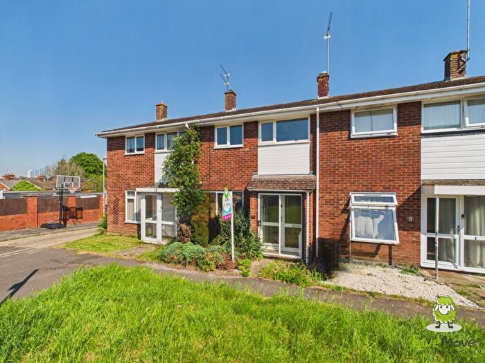 3 Bedroom Terraced House For Sale In Budds Close, Basingstoke, Hampshire, RG21
