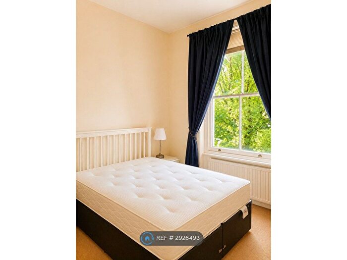 1 Bedroom Flat To Rent In Kempsford Gardens, London, SW5