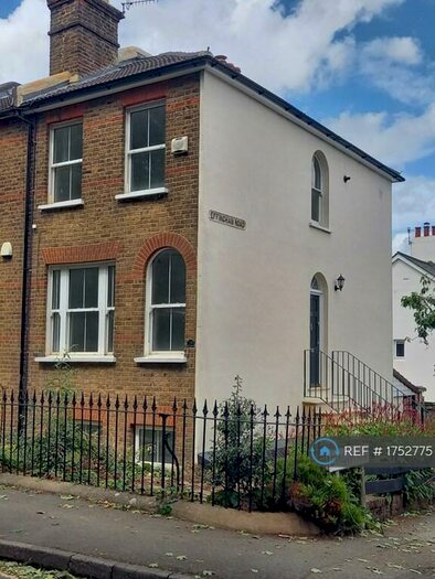 4 Bedroom Semi-Detached House To Rent In St. Marys Road, Reigate, RH2