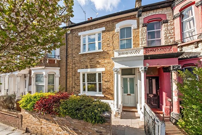 2 Bedroom Flat To Rent In Hinckley Road, London, SE15