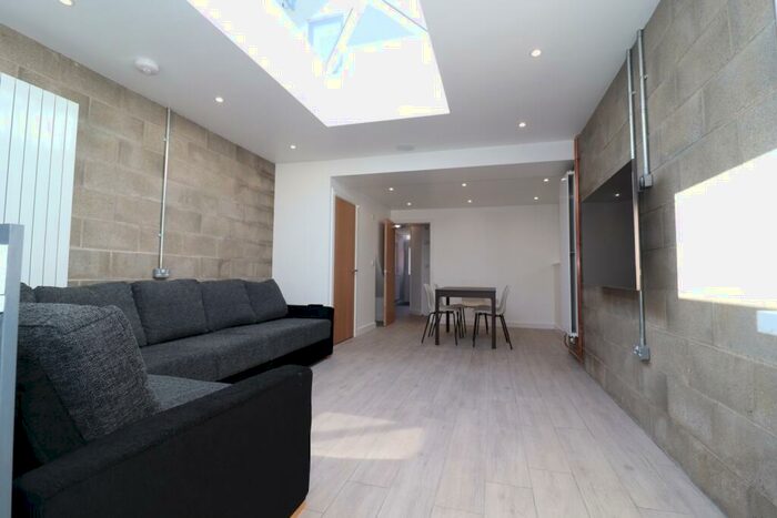 5 Bedroom Terraced House To Rent In Letty Street, Cathays, CF24