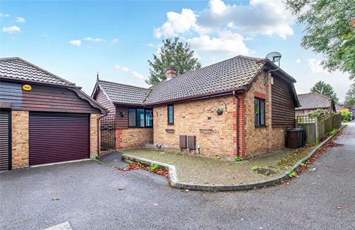 2 Bedroom Bungalow For Sale In Crompton Gardens, Maidstone, Kent, ME15