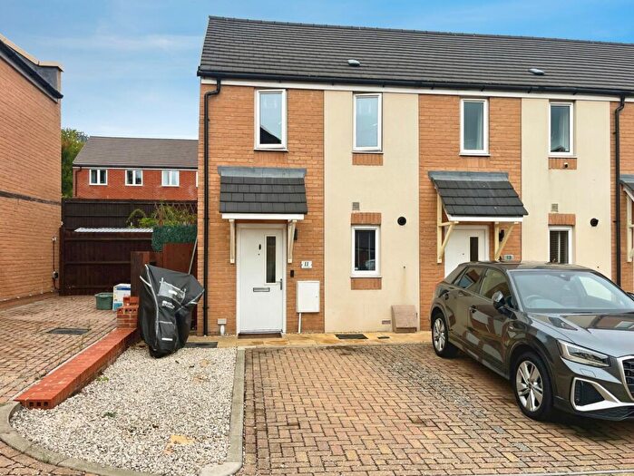 2 Bedroom End Of Terrace House For Sale In St. Cross Road, Basingstoke, Hampshire, RG24