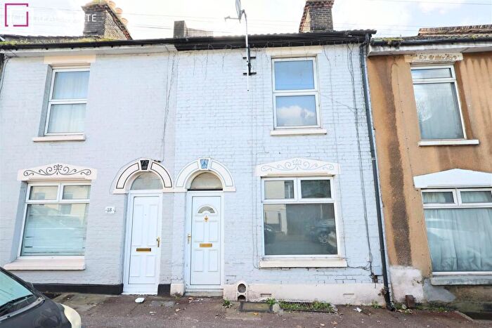2 Bedroom Terraced House For Sale In Thorold Road, Chatham, ME5