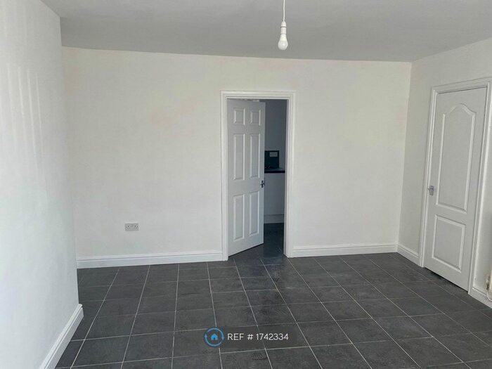 2 Bedroom End Of Terrace House To Rent In Ashbury Rd, Liverpool, L14