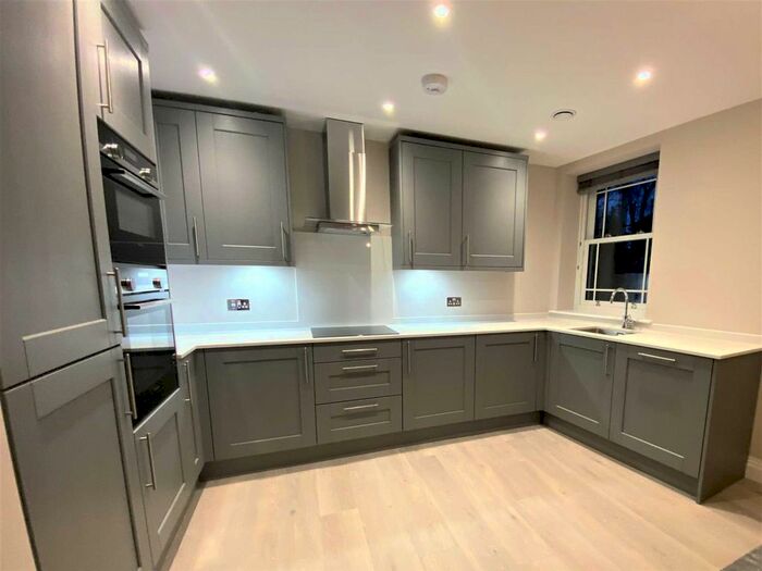 1 Bedroom Flat To Rent In Station Road, Marlow SL7