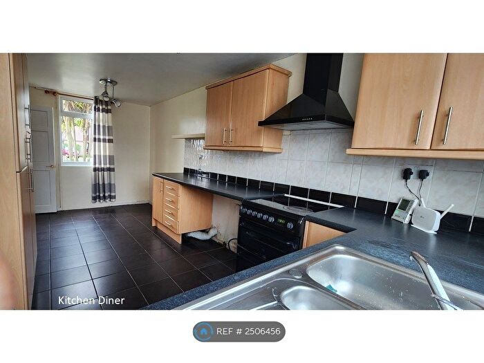 3 Bedroom Semi-Detached House To Rent In Buttermere Close, Coventry, CV3