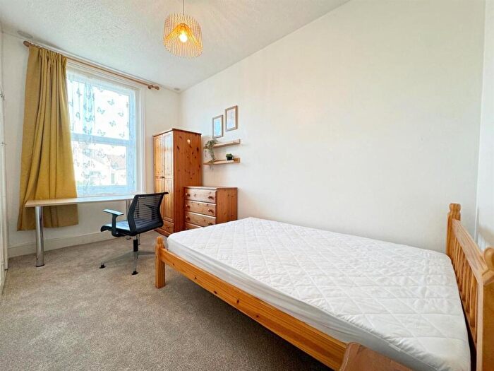 5 Bedroom Terraced House To Rent In Sheffield Road, Portsmouth, PO1