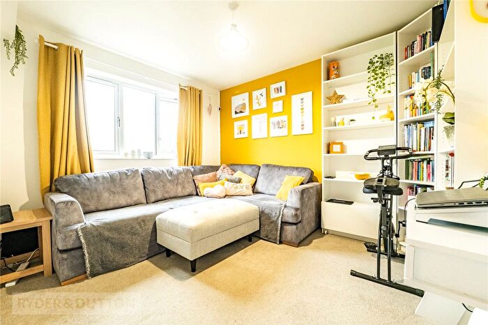 2 Bedroom Flat For Sale In Factory Lane, Milnsbridge, Huddersfield, West Yorkshire, HD3
