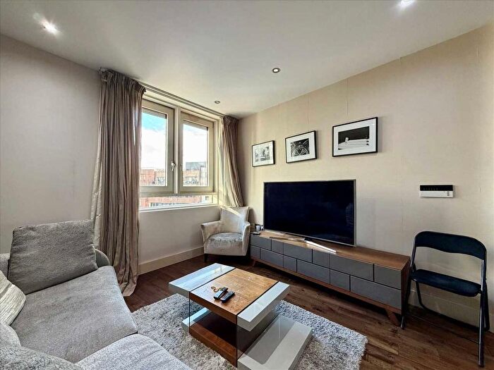 1 Bedroom Flat For Sale In Praed Street, London, W2