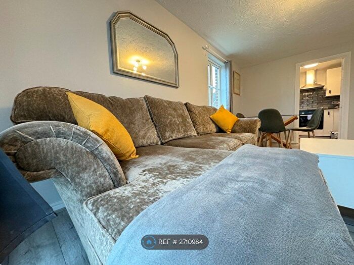 2 Bedroom Flat To Rent In Thamesmead, Thamesmead, SE28