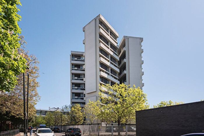 2 Bedroom Flat For Sale In Keeling House, Claredale Street, Bethnal Green, London, E2