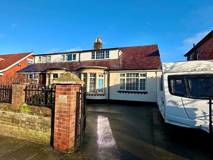 4 Bedroom Semi-Detached Bungalow For Sale In Stony Hill Avenue, Blackpool, FY4
