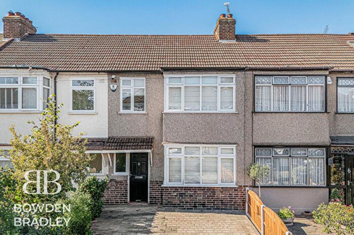 3 Bedroom Terraced House To Rent In Saffron Road, Romford, RM5