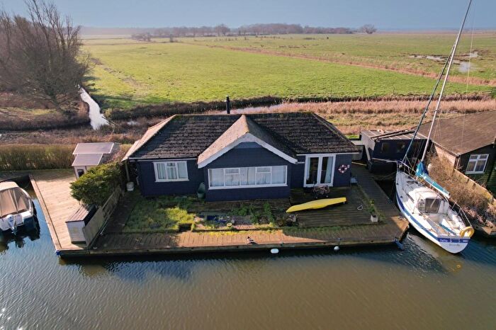 2 Bedroom Detached Bungalow For Sale In Riverside, NR29