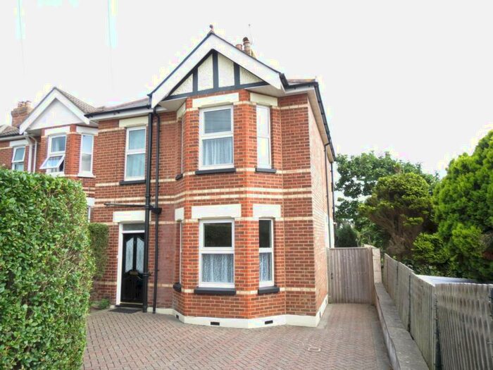 5 Bedroom House To Rent In Bedroom House In Bournemouth, BH9