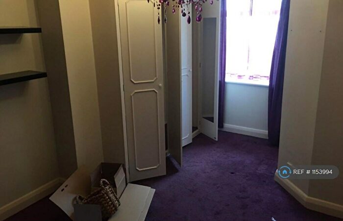 2 Bedroom Flat To Rent In Brighton Road, Burgh Heath, Tadworth, KT20
