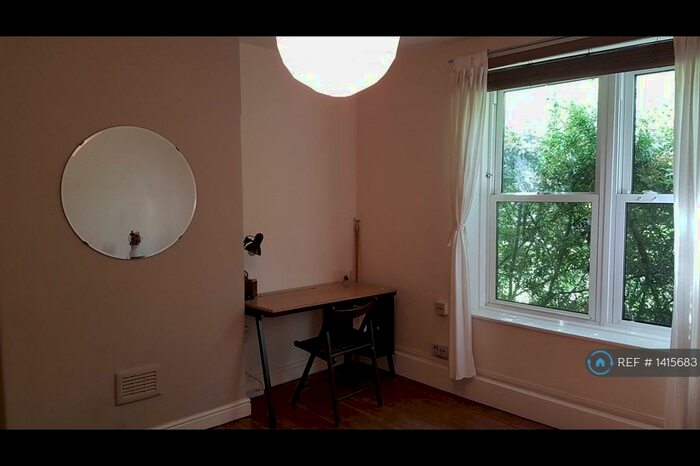 1 Bedroom Flat To Rent In Amhurst Road, London, E8