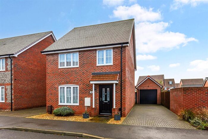 4 Bedroom Detached House For Sale In Peckham Chase, Eastergate, PO20