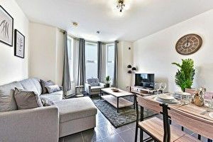2 Bedroom Flat To Rent In Drayton Green Road, London, W13