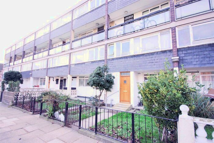 3 Bedroom Flat To Rent In Treby Street, Mile End, London, E3