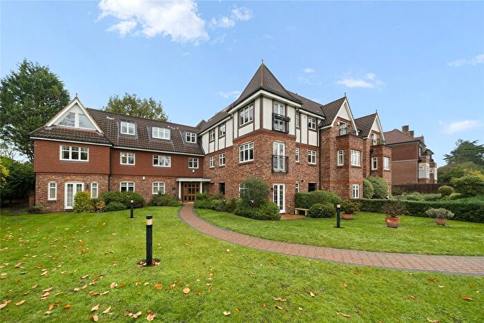 2 Bedroom Flat For Sale In Portmore Park Road, Weybridge, Surrey, KT13