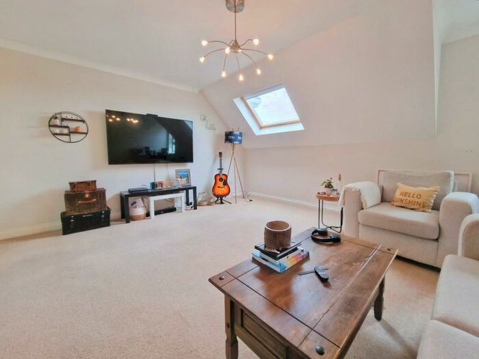 2 Bedroom Apartment To Rent In Cadbury Heath Road, BS30