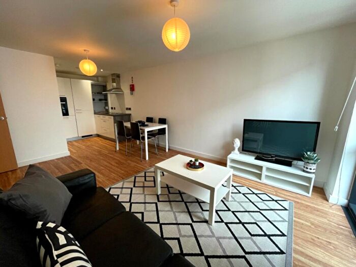 2 Bedroom Flat To Rent In The Courtyard, Stanhope St, Liverpool, L8