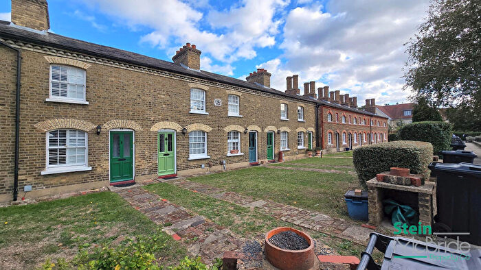 2 Bedroom Cottage To Rent In Sandringham Gardens, Barkingside, Ilford, Redbridge, IG6