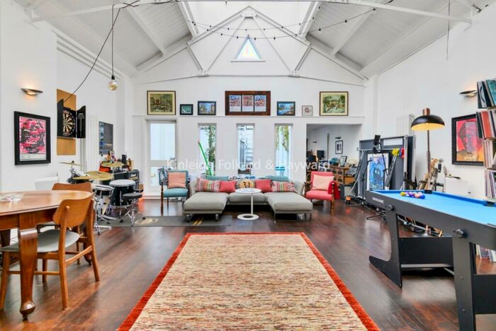 3 Bedroom House To Rent In Terretts Place, Islington, London, N1