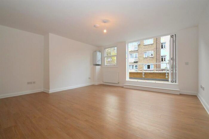 Studio To Rent In Roman Road, London, E2