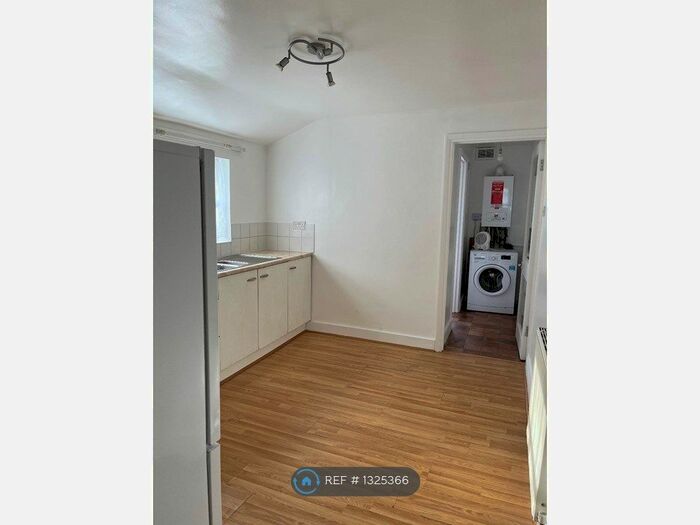 1 Bedroom Flat To Rent In Westcombe Hill, London, SE3