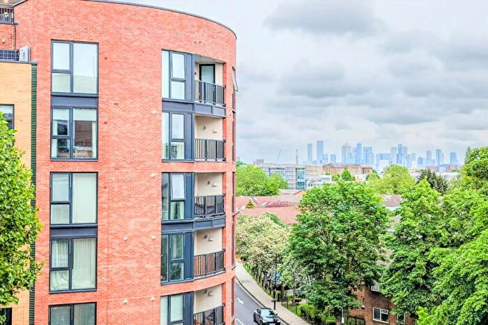 2 Bedroom Flat To Rent In Rye Lane, London, SE15