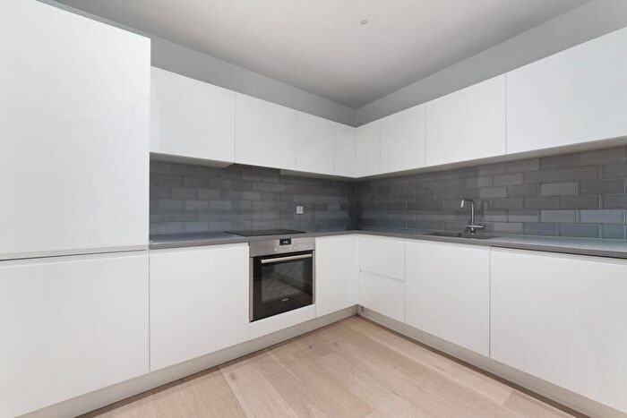 2 Bedroom Apartment For Sale In Banyan Court, Royal Wharf, E16