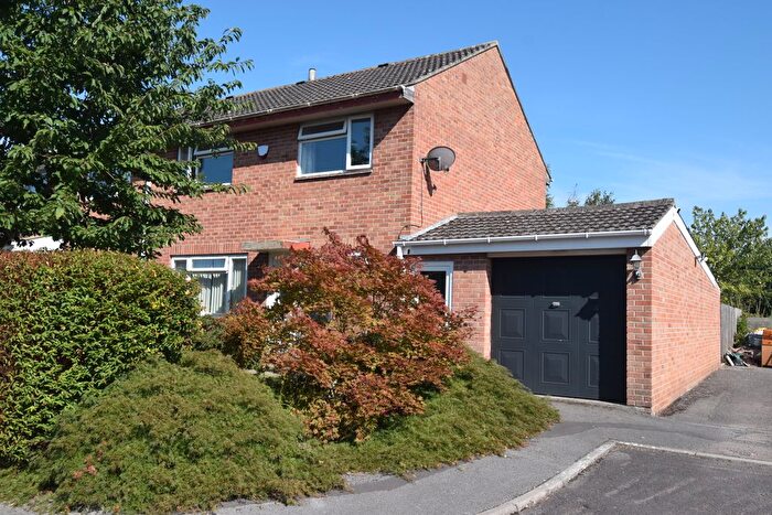 3 Bedroom Semi Detached House For Sale In Daws Close, Bridgwater, TA6