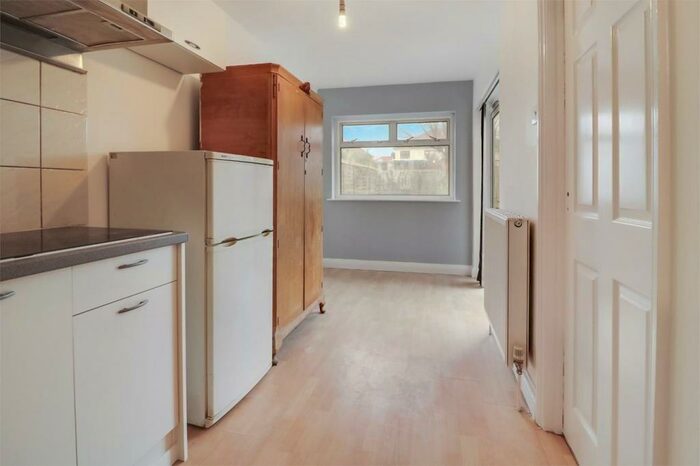 1 Bedroom Flat To Rent In The Annex, Wykeham Road, Harrow, HA3