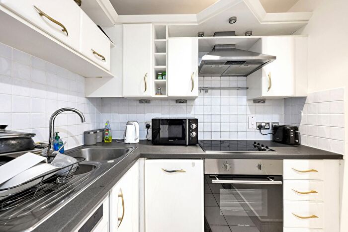 1 Bedroom Flat For Sale In High Street, London, E15
