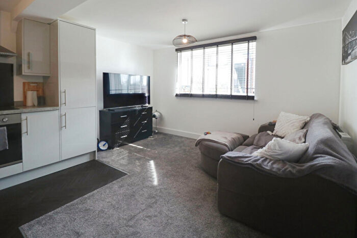 1 Bedroom Apartment To Rent In The Broadway, Thorpe Bay, SS1