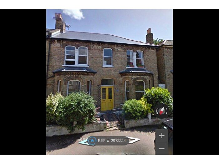1 Bedroom Flat To Rent In Waldegrave Road, London, SE19