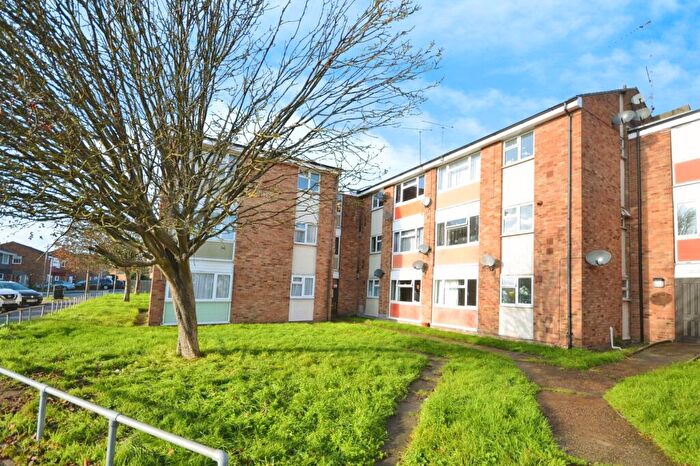 2 Bedroom Flat For Sale In Coronation Avenue, East Tilbury, RM18