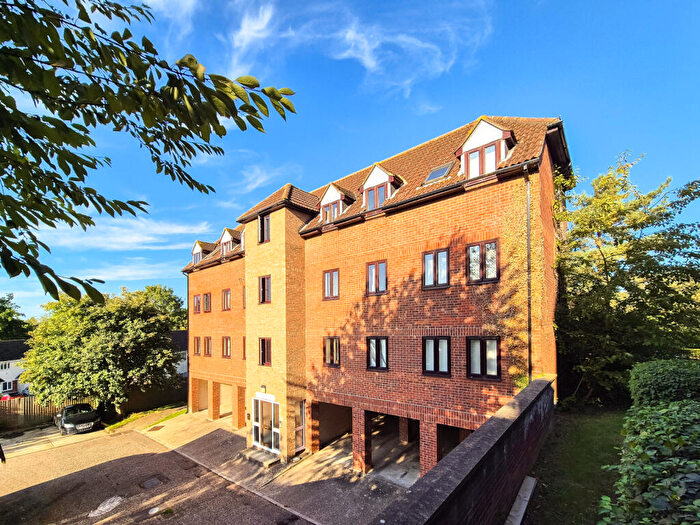 2 Bedroom Apartment To Rent In Lancaster Court, Braintree, Essex, CM7
