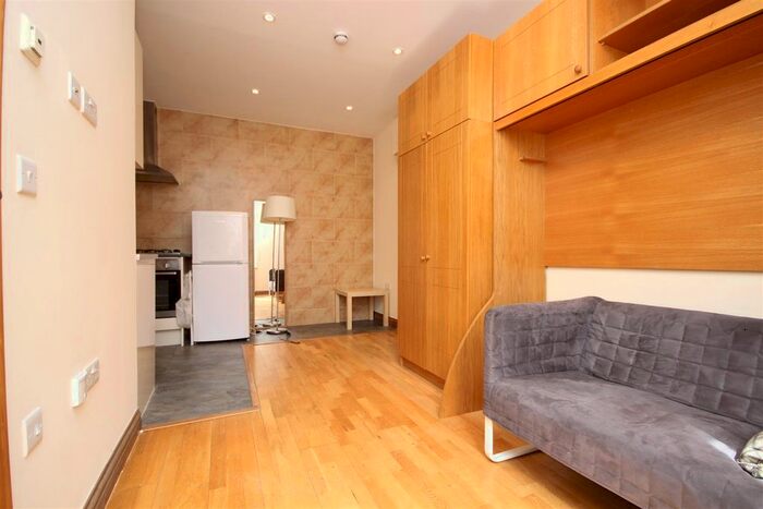 Studio To Rent In Praed Street, Paddington, W2
