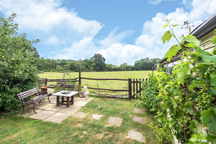 3 Bedroom Cottage For Sale In Sussex Road, Petersfield, GU31