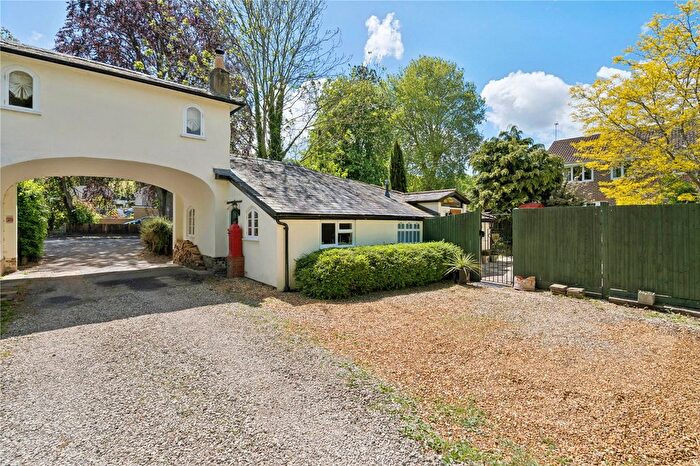 2 Bedroom Link Detached House For Sale In Foundry Road, Anna Valleyt, Andover, Hampshire, SP11