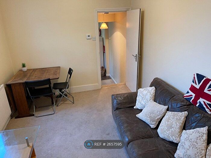 2 Bedroom Flat To Rent In Aldeburgh Street, London, SE10
