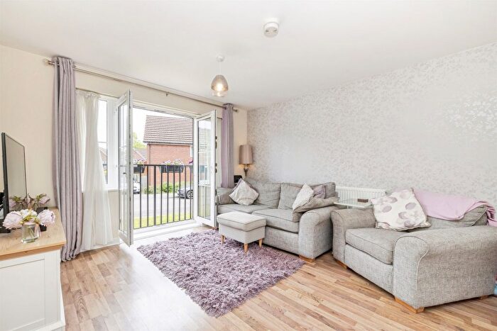 2 Bedroom Flat For Sale In St. Mawes Close, Croxley Green, Rickmansworth, WD3