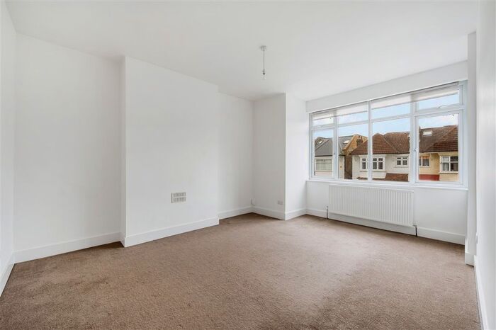 2 Bedroom Flat To Rent In Wormholt Terrace, Wormholt Road, London, W12
